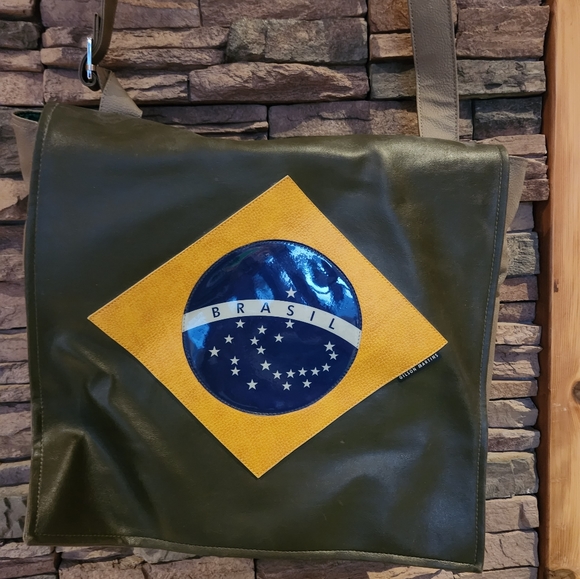Brazilian Flag Messenger Bag - Picture 3 of 10